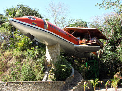 Cool hotel suite into Boeing 727.